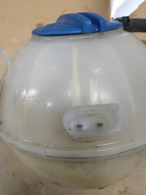 Used Engine Coolant Reservoir fits: 2017 Volkswagen Passat  Grade A - Image 1 of 4
