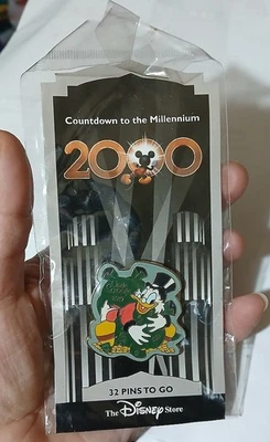 Винтажный Disney Pin UNCLE SCROOGE McDUCKCountdown to the Millennium серии No 33 новый - Изображение 1 из 4