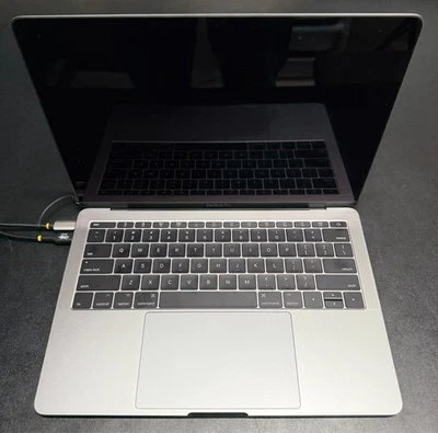 Apple MacBook Pro 13 pulgadas (2017) - Dos puertos Thunderbolt 3 - Excelente estado Foto 1 de 3