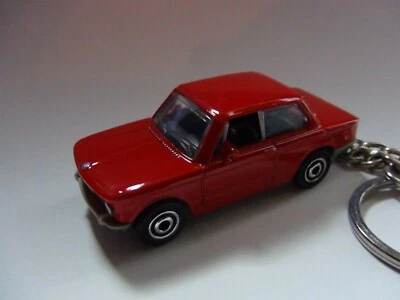 热卖 3D 红色宝马 2002 定制钥匙链钥匙圈钥匙装饰汽车闪亮火柴盒 — 第 1/3 张图片