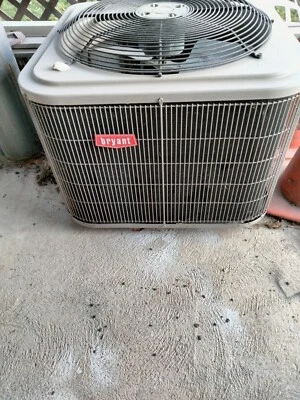 Unidad de aire acondicionado Bryant Foto 1 de 2