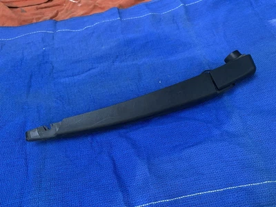 Braço limpador de vidro traseiro Nissan Rogue Sport fabricante de equipamento original 2017 2018 2019 2020 2021 2022 - Imagem 1 de 3