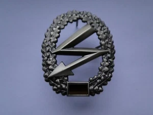Original Bundeswehr Barettabzeichen Fernmeldetruppe Metall - Bild 1 von 1