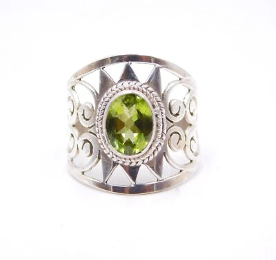 3.70 Gm 925 Sterling Silver Natural Peridot Cut Gemstone Jali Ring Size 6" US - Image 1 of 4