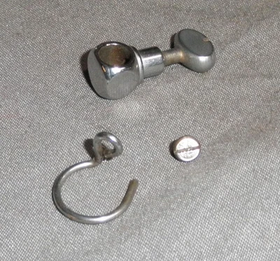 Nice Vintage Singer 66 Red Eye 101 Sewing Machine Needle Clamp + Thread Guide - Image 1 of 4