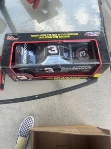 Mike Skinner 1995 GM Goodwrench Super truck Nascar 1/18 Diecast Champion #3 - Picture 1 of 3