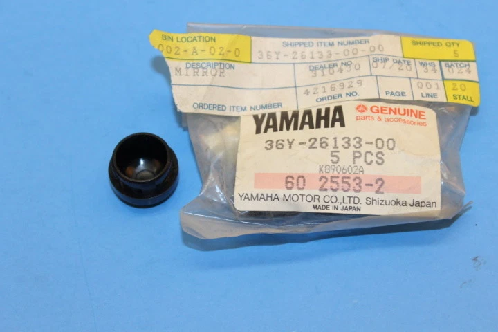 NOS YAMAHA 1984-1985 FJ1100 FJ600 TAPA ESPEJO PARTE# 36Y-26133-00-00 Foto 1 de 1