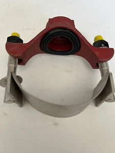 SET OF 4 Service Saddle Clamp Iron 3.5-4" Pipe, 3/4" IP Out, Stainless Straps   - Picture 1 of 5