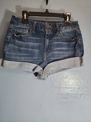 Pantalones cortos de jean So High Rise Curvy para dama talla 7/28 W azules Foto 1 de 4