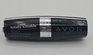 Avon Totally Kissable Lipstick Red Embrace Lippenfarbe Old Stock Discontinued 3,0g - Bild 1 von 8