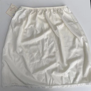 Siesta Ivory Underskirt UK 10 Length 17" Nylon Anti Static lace trim Vintage - Picture 1 of 8