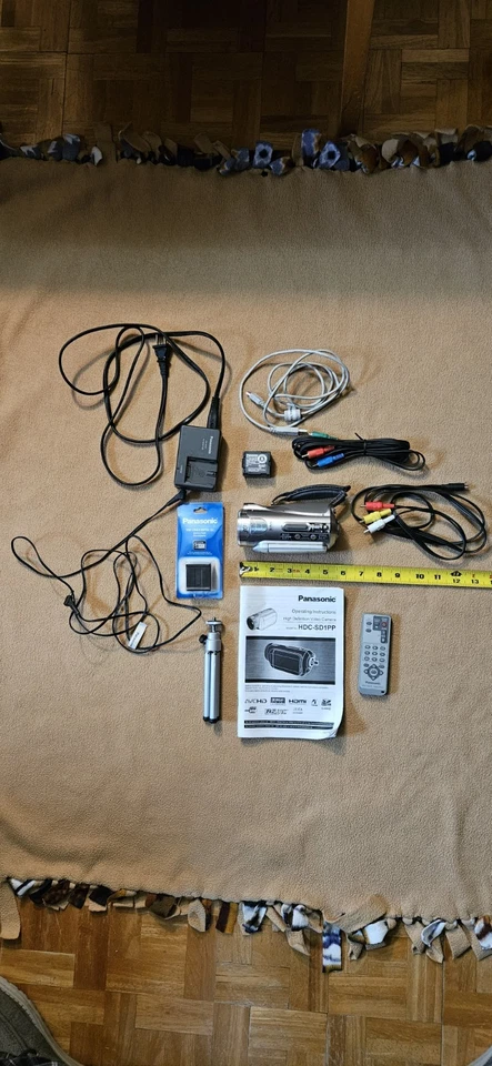 Videocámara digital Panasonic HDC-SD1 AVCHD 3CCD alta definición SD/SDHC Foto 1 de 4