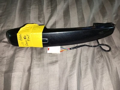 2019-2023 CHEVROLET BLAZER RIGHT PASSENGER SIDE EXTERIOR DOOR HANDLE OEM - Image 1 of 3