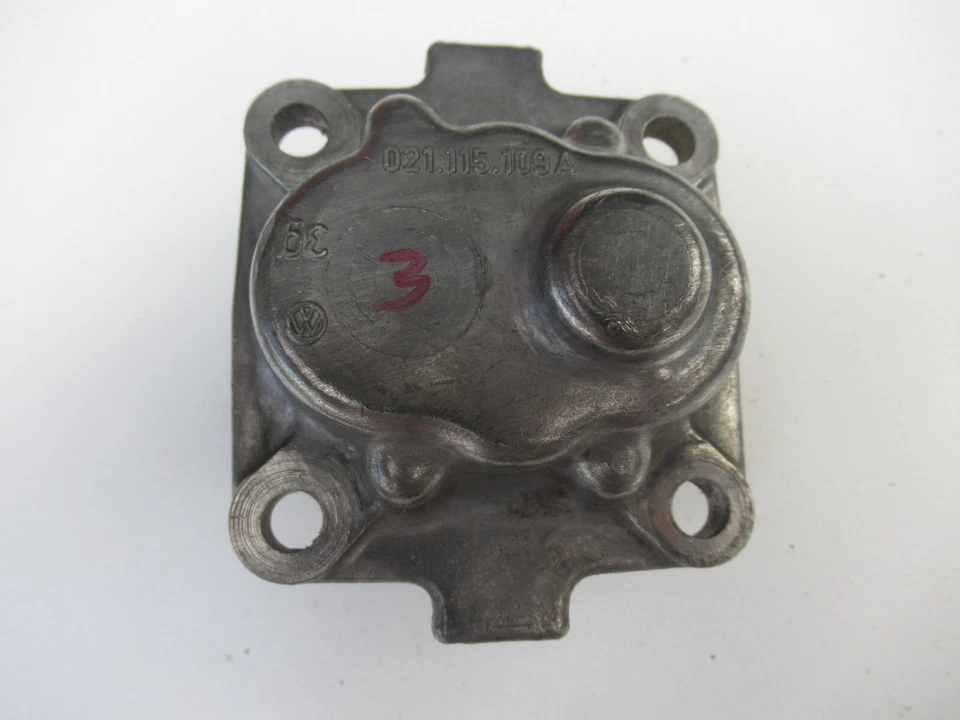 Porsche 914 Oil Pump Assembly No Gears Foto 1 de 4
