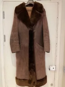 VINTAGE 1960 LONG SHEEPSKIN BROWN with DEEPER BROWN COLLAR COAT - Picture 1 of 7