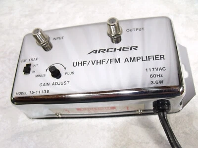 RadioShack Archer 15-1113B 20dB Signal Amplifier UHF/VHF/FM w/Gain & FM Trap - Image 1 of 4