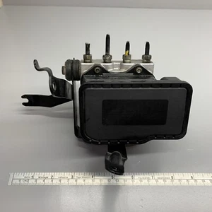 OEM 2009-2010 Honda Fit ABS Anti-lock Brake Pump Control Antilock Module OEM - Picture 1 of 5
