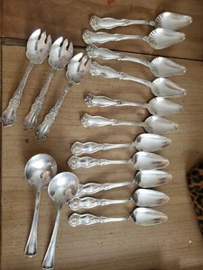 Vintage Rogers Silverplate Triple Orante Teaspoons lot collection pretty - Picture 1 of 10