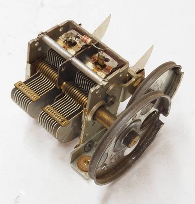 Capacitor de ajuste variável Hallicrafters S-53 / S-53A / S-53AU 48C198 - Imagem 1 de 3