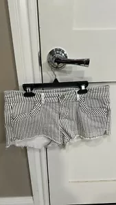 RD Style striped denim Booty Shorts Women's Size 28 Modern Casual Trendy - Picture 1 of 3