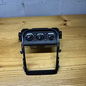 2007-2013 SUZUKI SX4 AC HEAT TEMPERATURE CLIMATE CONTROL W TRIM BEZEL OEM - Picture 1 of 7