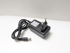 12V 2A NETZTEIL Netzadapter Steckernetzteil Ladegerät - Bild 1 von 3