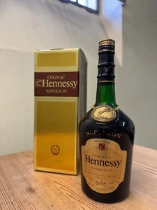 1970s Hennessy Cognac Bras d'Or Napoleon 70cl, 40% alk. mit Original Box - Imagen 1 de 6