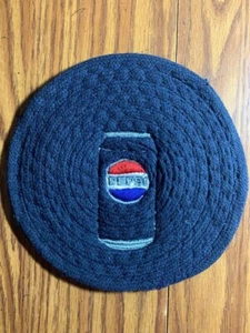 Geflochtener Untersetzer "PEPSI" Can Inspired Logo, maschinengestickt - Bild 1 von 1