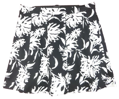 SK16775- LANE BRYANT Women's Cotton Panelled Skirt Floral Black White Size 22 - Image 1 of 4