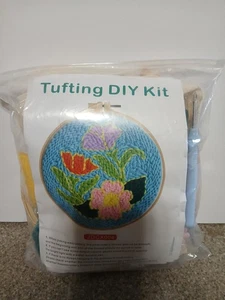 Tufting DIY Kit - Floral - Picture 1 of 4