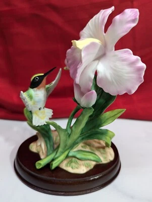 Vintage Masterpiece Signed HOMCO 1985 Glory Of Nature Hummingbird & Iris Base 5A - Image 1 of 4