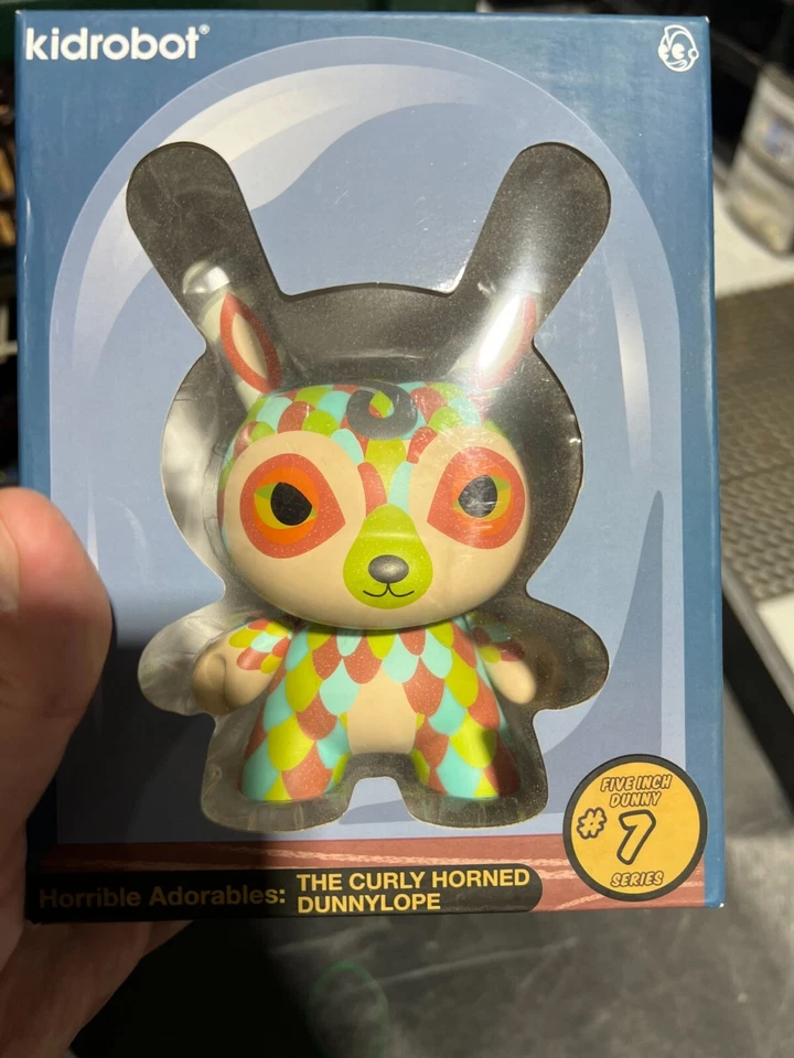 THE RILY HORNED DUNNYLOPE 5" DUNNY VINILO FIGURA HORRIBLE ADORABLES X KIDROBOT Foto 1 de 1
