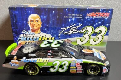 1/24 Action Tony Stewart #33 Mr. Clean Auto Dry 2005 NASCAR DieCast - Image 1 of 4