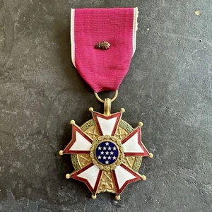 WWII Order Of Legion Of Merit Medal w/ Cluster  - Picture 1 of 4