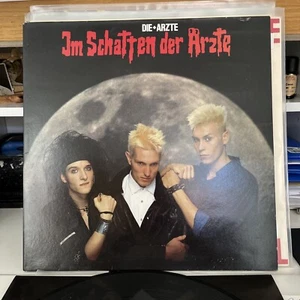 DIE ÄRZTE LP IM SCHATTEN DER ÄRZTE 9581f - Imagen 1 de 4