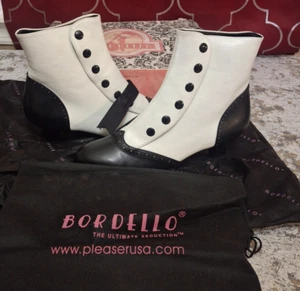 Bordello Flora Shoes Women's Size 10 Kitten Heel Booties Ankle Boots Black/White - Picture 1 of 11