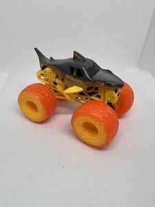 Monster Jam Megalodon 2024 Fire & Ice Monstertruck 1:64 Neu lose - Bild 1 von 6