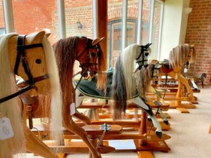 Oszałamiające konie na biegunach vintage i antyczne *DODANO NOWE KONIE* - BEZPŁATNA DOSTAWA - Zdjęcie 1 z 154