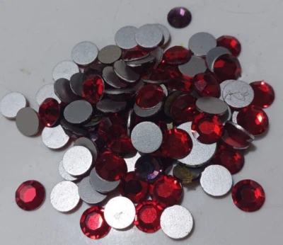 De colección Swarovski/Checo Flatback Siam rojo, pareja piedras de mérito tapa plana AB09 Foto 1 de 2