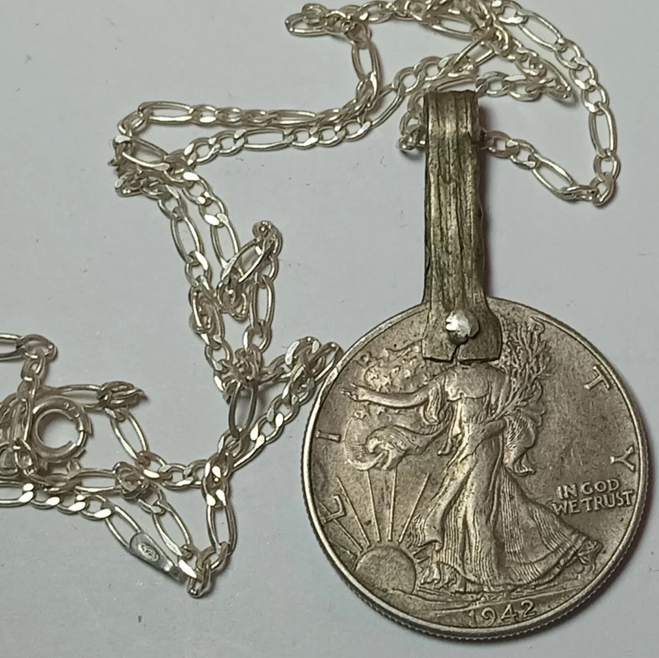 MONEDA ANTIGUA PLATA WALKING LIBERTY MEDIO DÓLAR CON SU COLLAR PESO 20g Foto 1 de 4