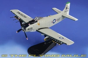 Hobby Master 1:72 A-1H Skyraider USN VA-25 Fist of the Fleet NL405 - Picture 1 of 8