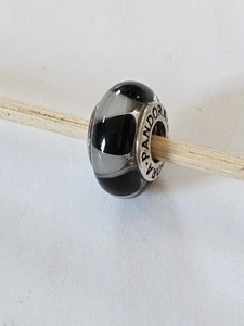 Original Pandora Murano Glas Charm Dreiecke Schwarz 790640 Oldie Ritired - Bild 1 von 3
