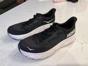 Men’s Size 9.5 Hoka Arahi 7 (black/white) - Picture 1 of 8
