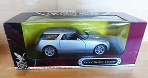 Road Signature argento metallizzato Chevrolet Nomad Concept 1:18 in confezione originale - Foto 1 di 5