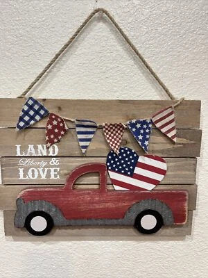 FARMHOUSE Red Truck LAND LIBERTY & LOVE 🗽 14" X 10" 4TH OF JULY Pallet Sign - Image 1 of 4