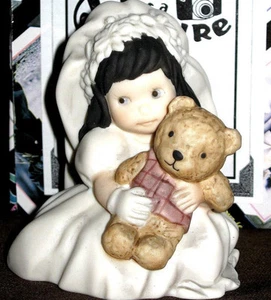 Enesco Pretty As A Picture Figurine Kim Anderson LOVE BEARS ALL COMMUNION 629669 - Picture 1 of 1