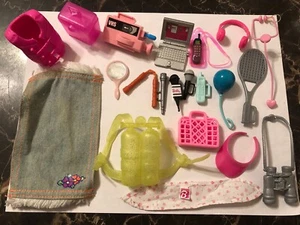Accessori bambola Barbie vintage videocamera VHS e altro - Foto 1 di 4