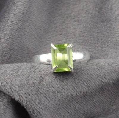 Green Peridot Gemstone 925 Sterling Silver Ring Handmade Jewelry Ring For Gift - Image 1 of 3