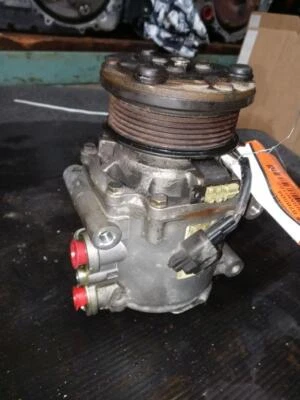 Compresor de aire acondicionado Ford Expedition OEM 2003-2005 Foto 1 de 2