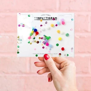 Grußkarte mit viel Konfetti und Pompoms, Confettigram - Bild 1 von 6